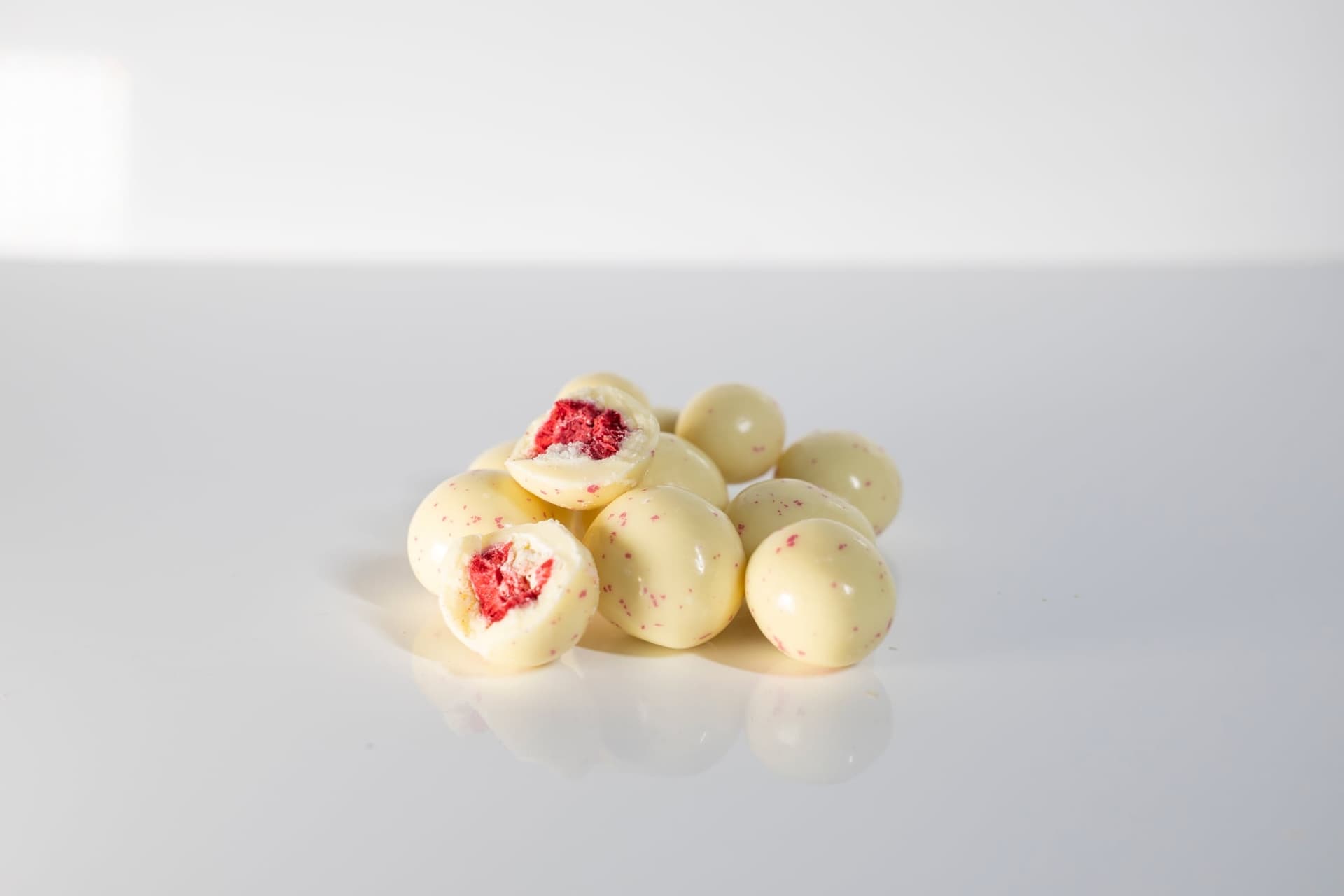 Ягода лиофилизирана с йогурт и бял белгийски шоколад